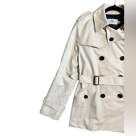 NWOT Coach Modern Short Trench Large - Picture 2 of 6